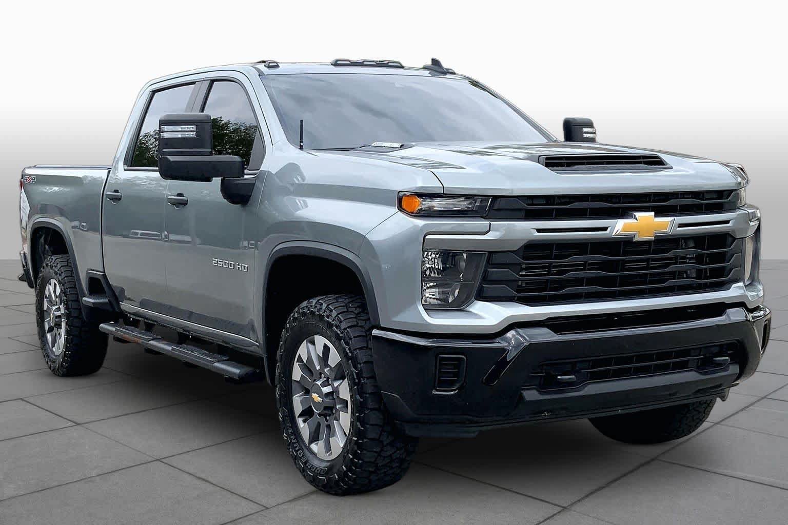Used 2024 Chevrolet Silverado 2500 Custom w/ Custom Value Package AWD/4WD image 3
