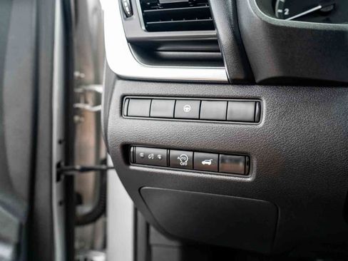Used 2023 Nissan Rogue SV w/ SV Premium B Package FWD image 13