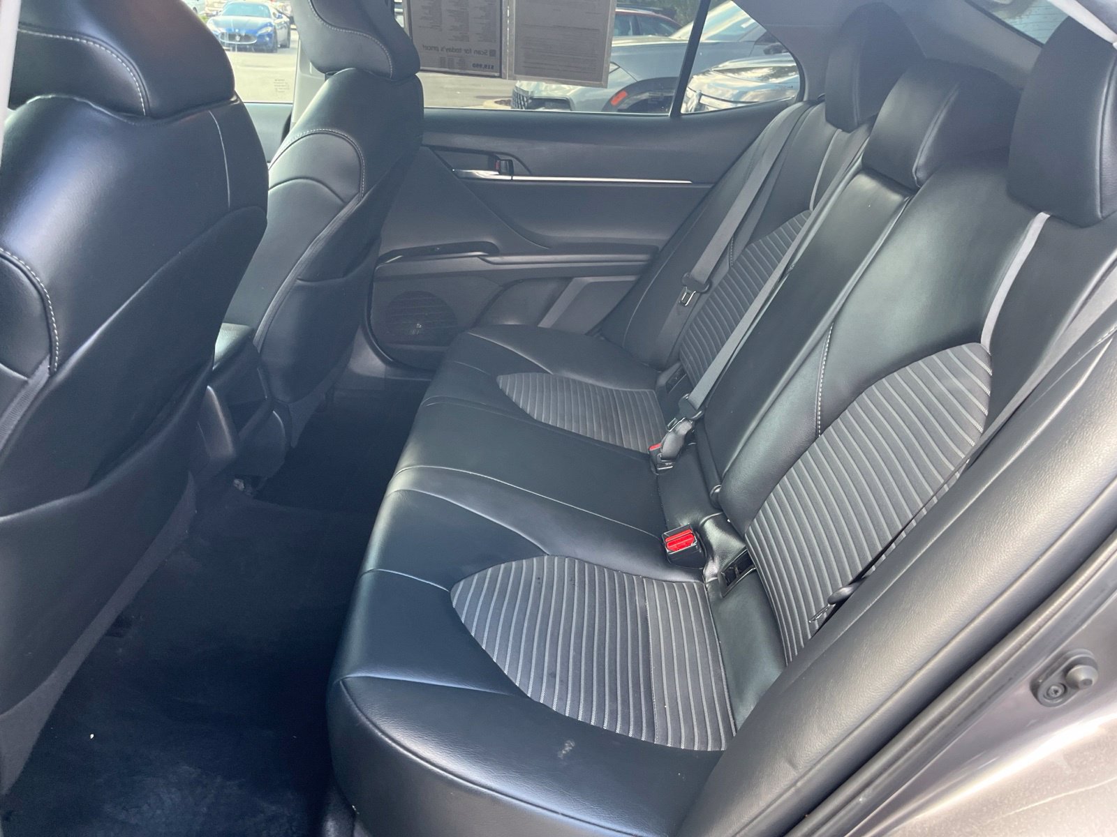 Used 2020 Toyota Camry SE FWD image 30