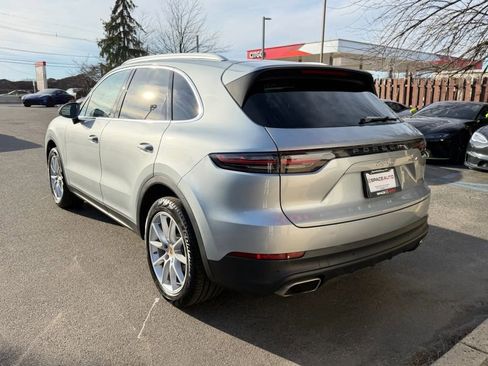 Used 2020 Porsche Cayenne Sport Utility 4D image 7