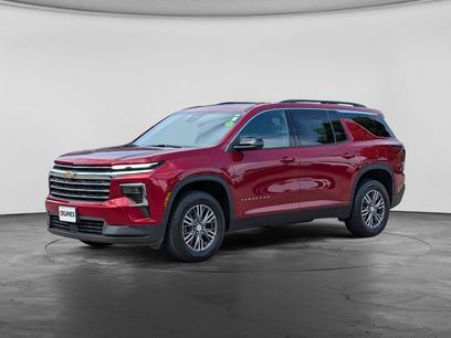 Used 2024 Chevrolet Traverse LT