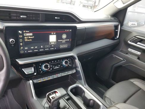 Used 2025 GMC Sierra 1500 Denali image 27