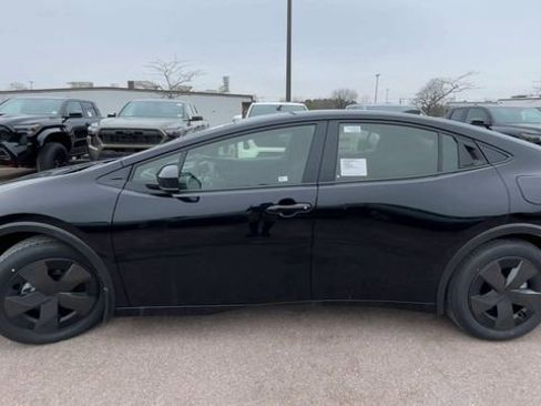 New 2026 Toyota Prius Plug-In Hybrid FWD image 5