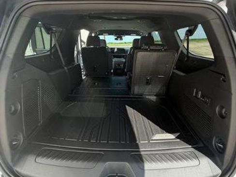 New 2026 Chevrolet Suburban LT w/ Comfort Package AWD/4WD image 14