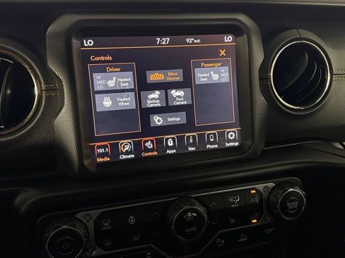 Used 2021 Jeep Wrangler Unlimited Sahara AWD/4WD image 20