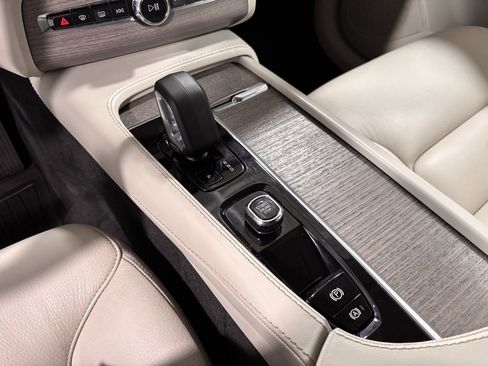 Certified 2023 Volvo XC90 B5 Plus w/ Protection Package image 14