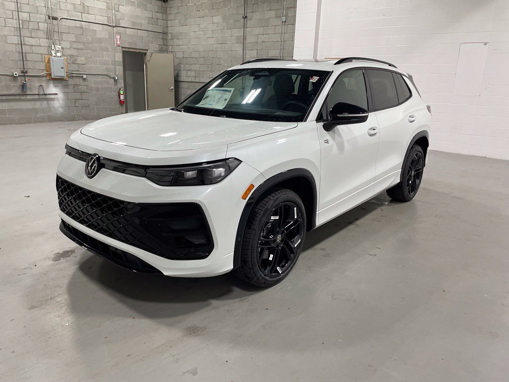 New 2026 Volkswagen Tiguan SE R-Line AWD/4WD image 1