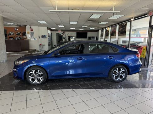 Used 2021 Kia Forte LXS FWD image 2