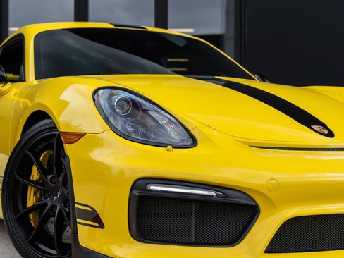 Certified 2016 Porsche Cayman GT4 RWD image 25