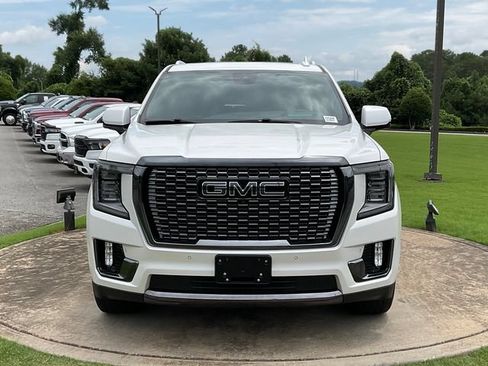 Used 2023 GMC Yukon Denali Ultimate AWD/4WD image 2