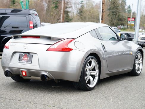 Used 2009 Nissan 370Z Touring w/ Sport Pkg image 5