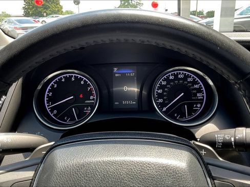 Used 2019 Toyota Camry SE FWD image 12