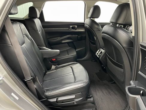 Used 2021 Kia Sorento S image 42