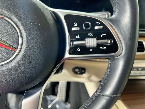 Used 2022 Mercedes-Benz GLS 450 4MATIC image 17