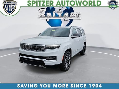 Used 2025 Jeep Grand Wagoneer Series III w/ Rear Seat Video Group 1 AWD/4WD image 4