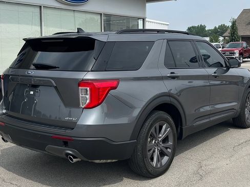 Used 2023 Ford Explorer XLT w/ Equipment Group 202A AWD/4WD image 7