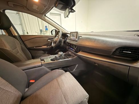 Used 2021 Nissan Rogue SV FWD image 24