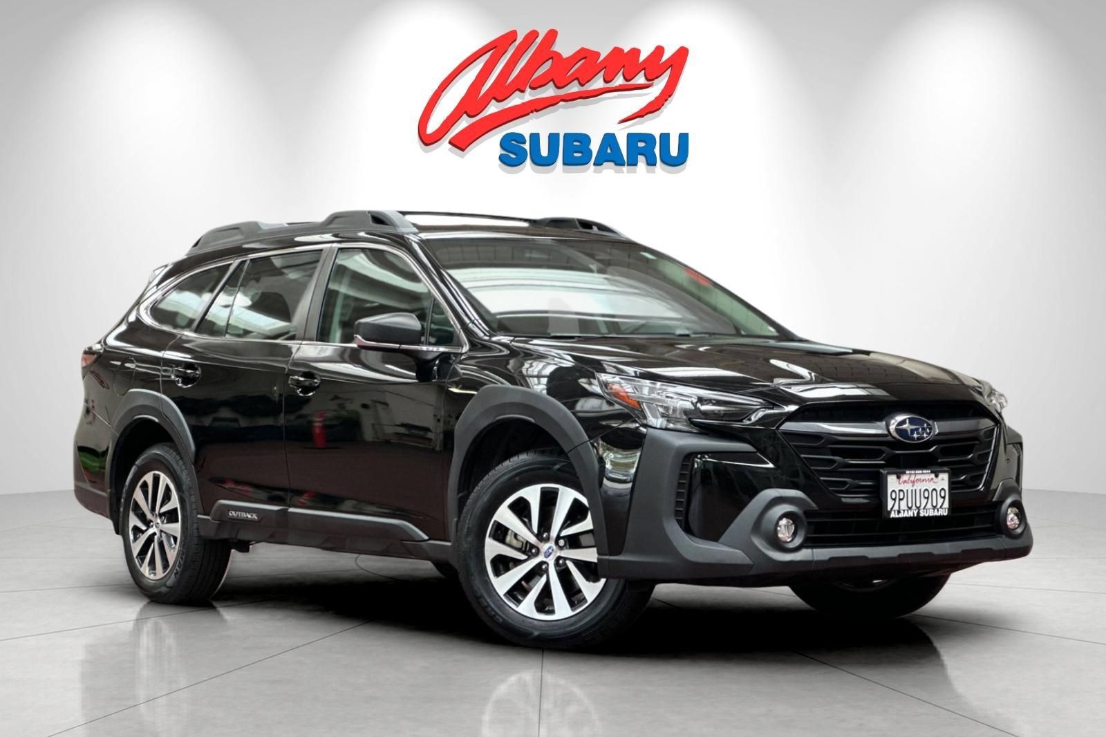 Used 2025 Subaru Outback AWD/4WD image 2