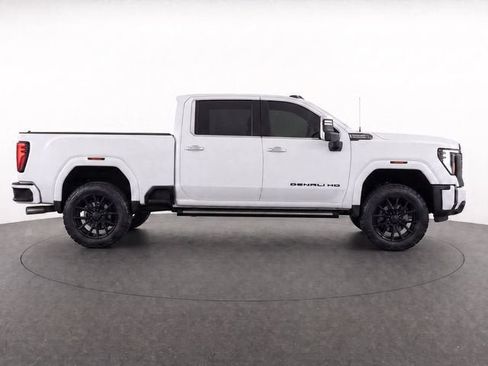 Used 2024 GMC Sierra 2500 Denali Ultimate AWD/4WD image 8