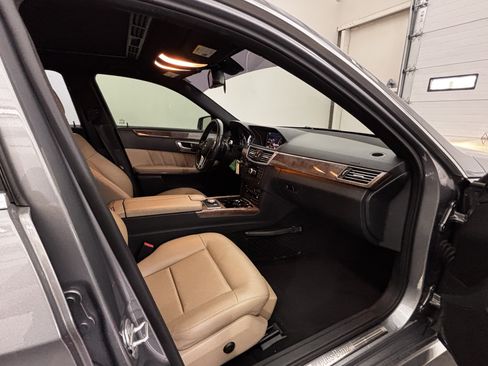 Used 2012 Mercedes-Benz E 350 4MATIC Sedan image 16