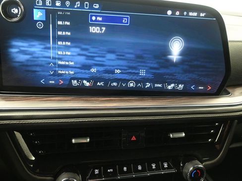 Used 2025 Chevrolet Tahoe Premier image 24