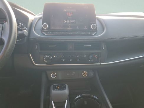 Used 2023 Nissan Rogue S image 22