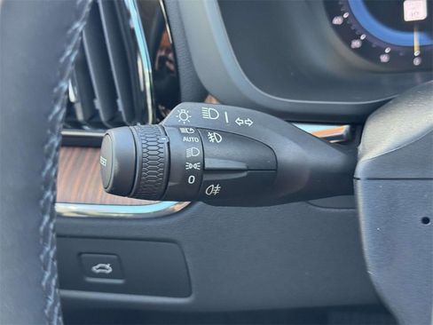 Certified 2023 Volvo XC60 B5 Plus image 21