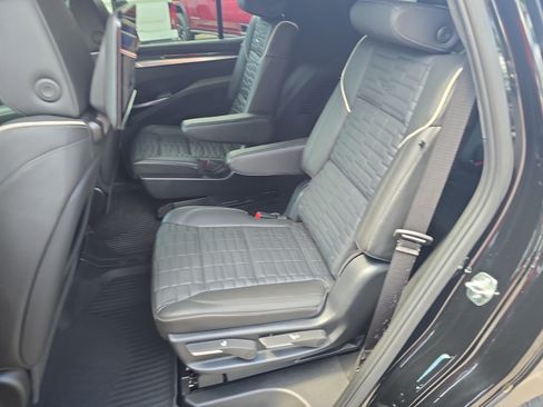 Used 2025 Cadillac Escalade V AWD/4WD image 15