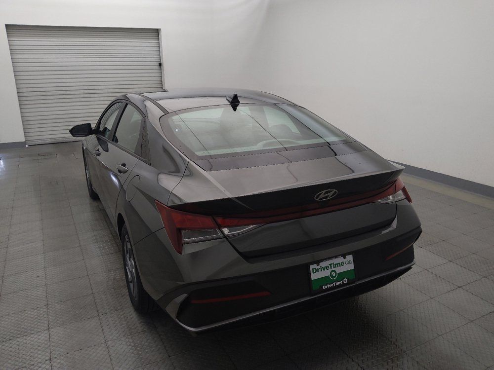 Used 2024 Hyundai Elantra SEL FWD image 6