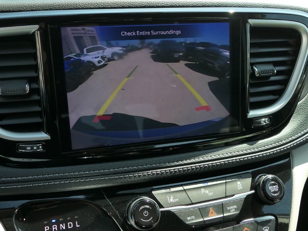 Certified 2023 Chrysler Pacifica Touring-L FWD image 20