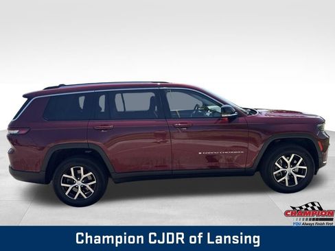 Used 2023 Jeep Grand Cherokee L Limited AWD/4WD image 9