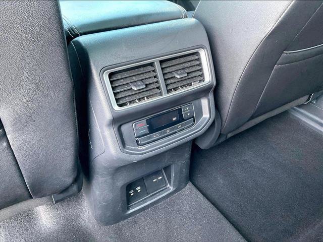 Used 2024 Volkswagen Atlas SE w/ Panoramic Sunroof Package FWD image 25