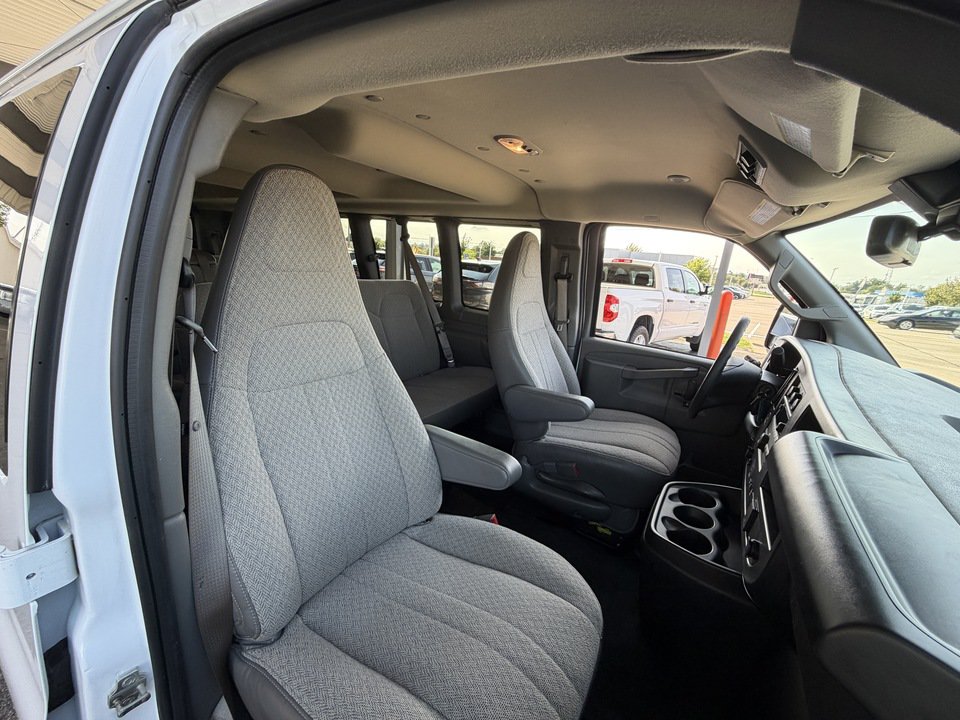Used 2024 Chevrolet Express 3500 LT w/ LT Preferred Equipment Group RWD image 21
