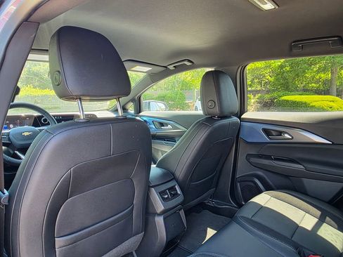 Used 2025 Chevrolet Equinox EV LT w/ Convenience Package FWD image 28