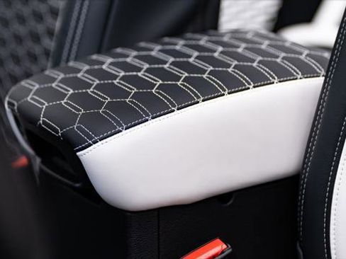 Used 2026 Jeep Gladiator Sport image 28