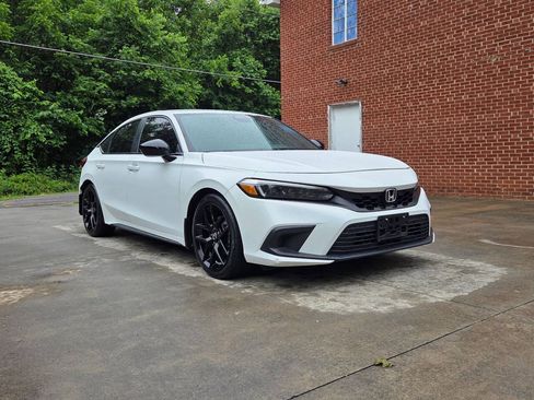 Used 2023 Honda Civic Sport image 3
