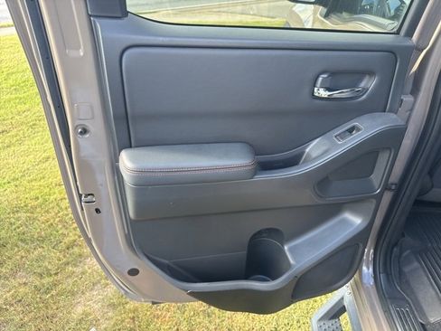 Used 2023 Nissan Frontier PRO-4X w/ Tow Package image 17