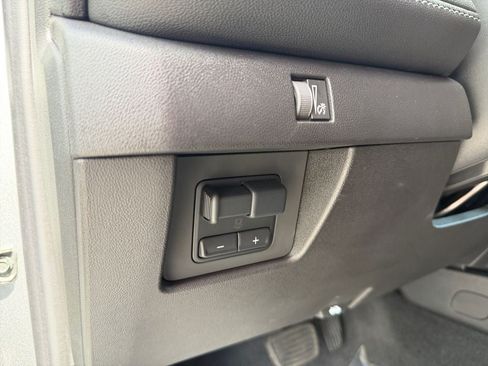 Used 2024 Chevrolet Colorado LT w/ LT Convenience Package II AWD/4WD image 19