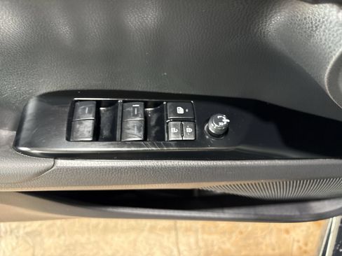 Used 2025 Toyota Camry SE FWD image 13