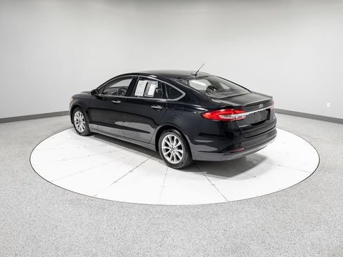 Used 2017 Ford Fusion SE w/ Fusion SE Technology Package FWD image 33