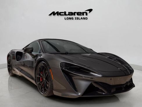 Used 2023 McLaren Artura image 3