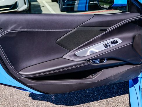 Used 2023 Chevrolet Corvette Stingray Coupe w/ Z51 Performance Package image 20