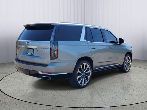 Used 2025 Cadillac Escalade Premium Luxury Platinum AWD/4WD image 3