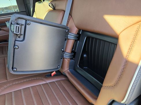 Used 2024 GMC Sierra 2500 Denali Ultimate image 40