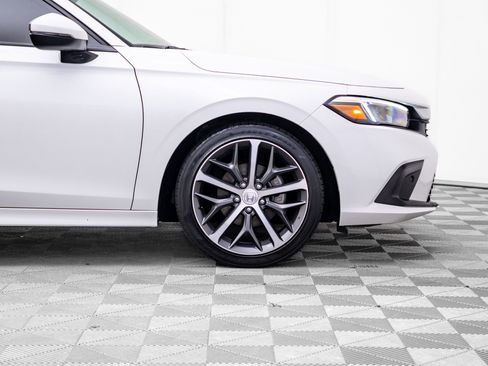 Used 2024 Honda Civic Touring image 34
