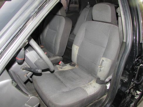 Used 2005 Ford Crown Victoria Police Interceptor image 20