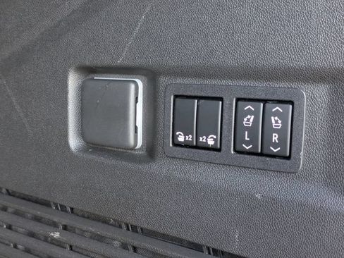 Used 2022 GMC Yukon Denali w/ Denali Ultimate Package RWD image 15