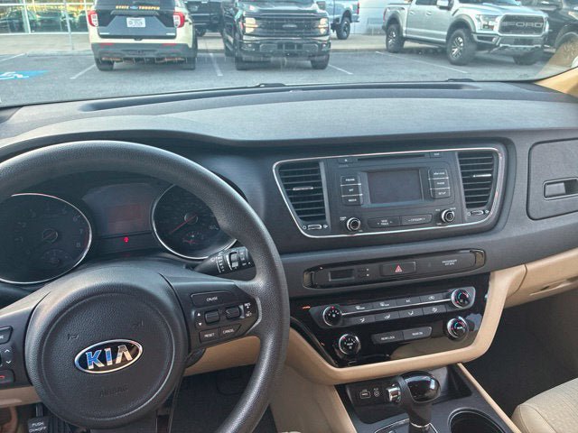 Used 2016 Kia Sedona LX w/ LX Convenience Package FWD image 15
