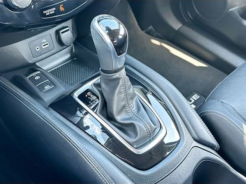 Used 2020 Nissan Rogue Sport SL w/ Premium Package image 17