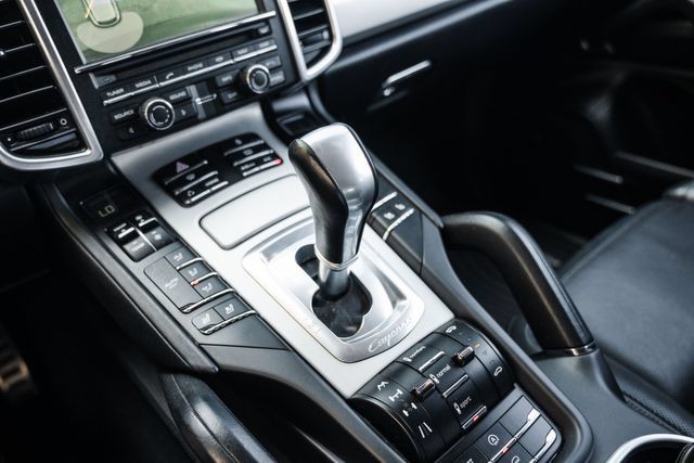 Used 2012 Porsche Cayenne Turbo AWD/4WD image 18